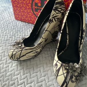 Tory Burch 7.5 one of kind Wedge